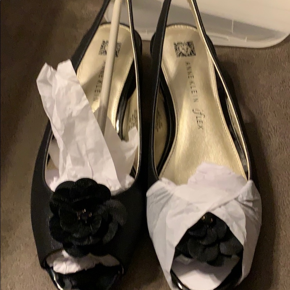 BRAND NEW ANNE KLEIN IFLEX SHOES